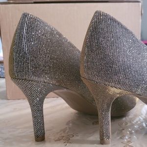 👠🥇Mootsies Tootsies heels